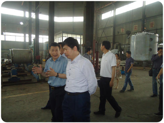 Director Song of Wenzhou city binhai economic develop zone and director Ying of Longwan Merchants Group come to our company and Inspect & instruct work.(圖1) Director Song of Wenzhou city binhai economic develop zone and director Ying of Longwan Merchants Group come to our company and Inspect & instruct work.(圖1)