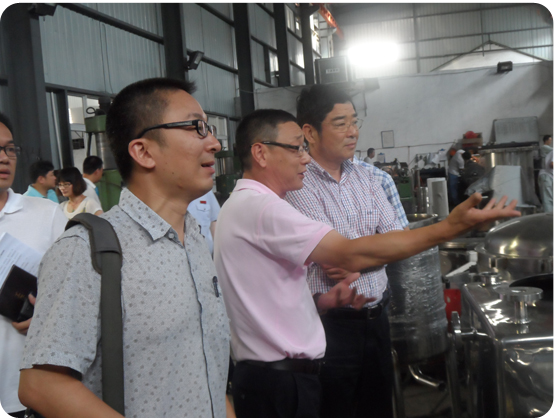 溫州經(jīng)濟(jì)技術(shù)開發(fā)區(qū)管委會領(lǐng)導(dǎo)來司調(diào)研考察(圖1) 溫州經(jīng)濟(jì)技術(shù)開發(fā)區(qū)管委會領(lǐng)導(dǎo)來司調(diào)研考察(圖1)